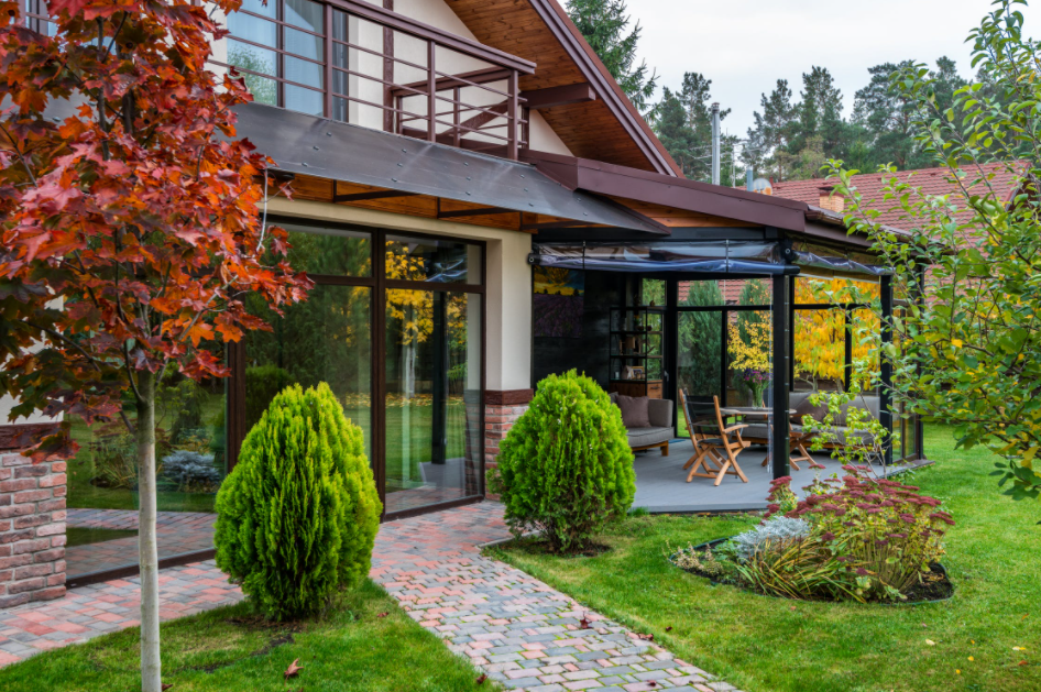 Which is Higher for Huge Yards? – Higher HouseKeeper Which is Higher for Huge Yards? – Higher HouseKeeper